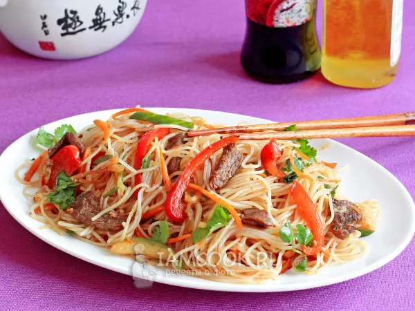 Фото блюда: Фунчоза с овощами и мясом по-корейски