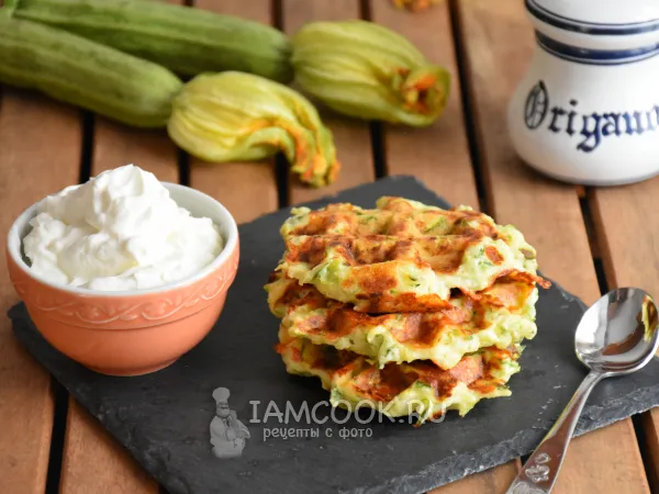 Фото готового блюда: Вафли с цукини, творогом и сыром (безглютеновые)