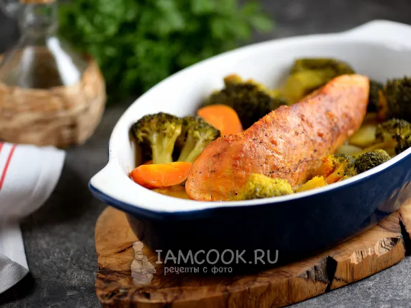 Фото готового блюда: Индейка с брокколи в духовке