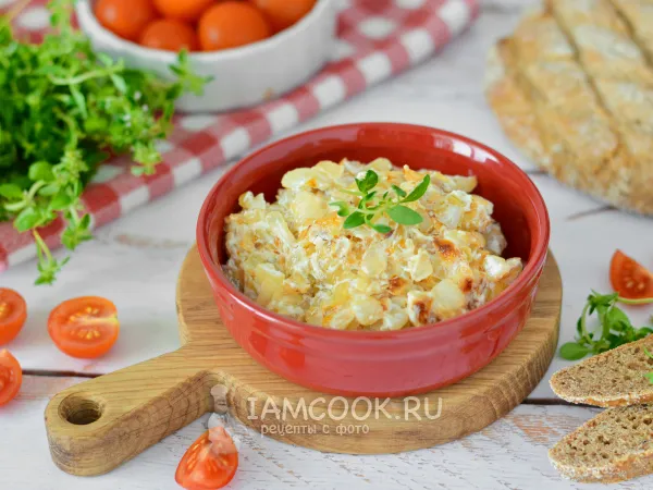 Фото готового блюда: Жареный лук со сметаной