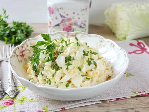 Фото блюда: Салат «Нежность» с пекинской капустой и курицей