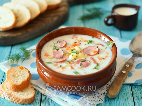 Фото готового блюда: Суп с сосисками и сливочным сыром