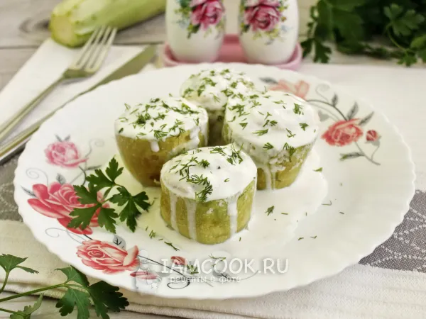 Фото блюда: Фаршированные кабачки с подливкой (на сковороде)