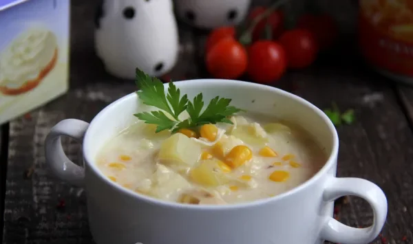Фото блюда: Сырный суп с плавленым сыром и кукурузой (на курином бульоне)