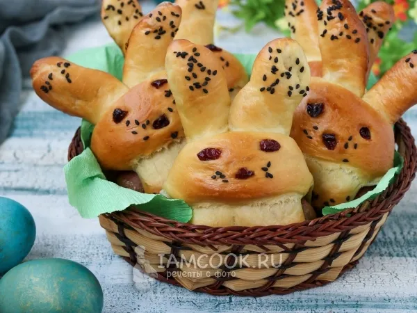 Фото готового блюда: Булочки с сосиской «Зайцы»