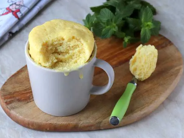 Фото готового блюда: Бисквит в микроволновке за 3-5 минут (в кружке)