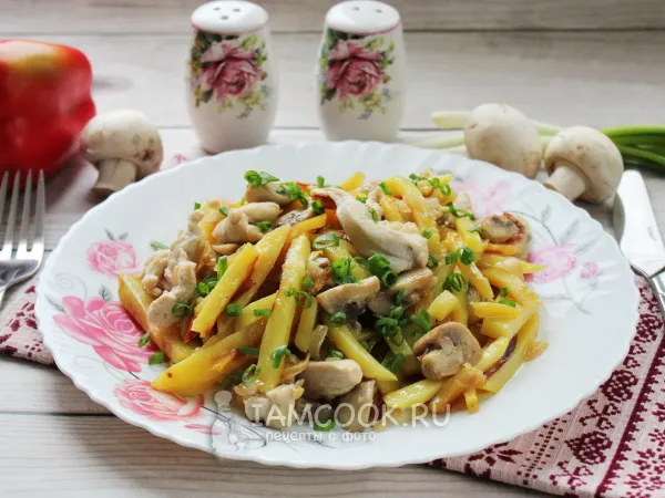 Фото готового блюда: Жареная картошка с грибами и курицей
