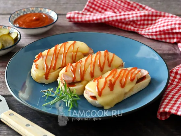 Фото готового блюда: Горячие бутерброды с кетчупом в духовке