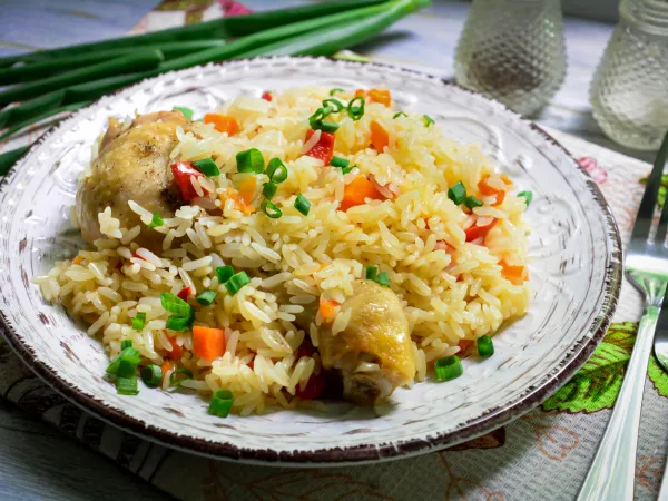 Фото блюда: Куриные ножки с рисом на сковороде