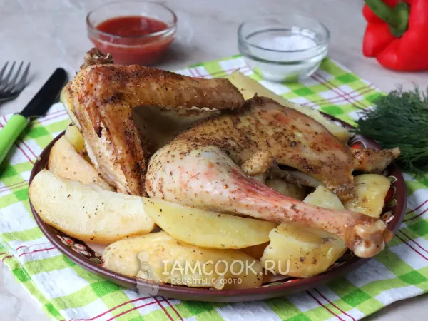 Фото готового блюда: Петух с картошкой в духовке