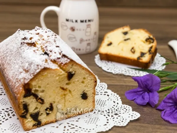 Фото блюда: Лимонный кекс с черносливом