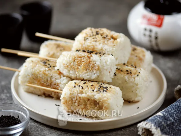 Фото готового блюда: Рисовый хот-дог на сковороде