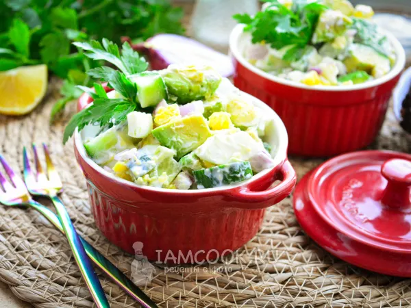 Фото блюда: Салат из авокадо с огурцом и яйцом