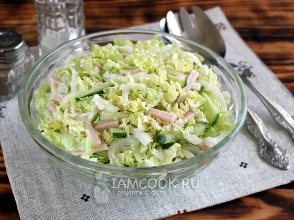 Фото блюда: Салат «Скороспелка» с капустой и колбасой