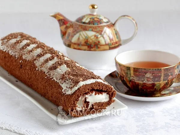 Фото готового блюда: Шоколадный рулет с кремом