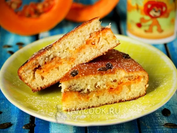 Фото готового блюда: Пирог с тыквой на кефире