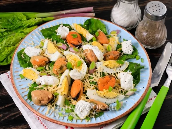Фото блюда: Салат с консервированными мидиями