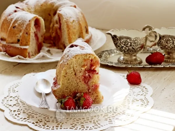 Фото блюда: Сливочный кекс с клубникой