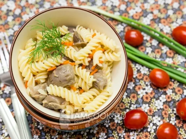 Фото блюда: Куриные желудочки с овощами и макаронами