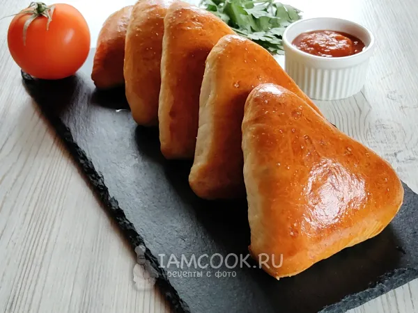 Фото готового блюда: Самса с мясом из дрожжевого теста