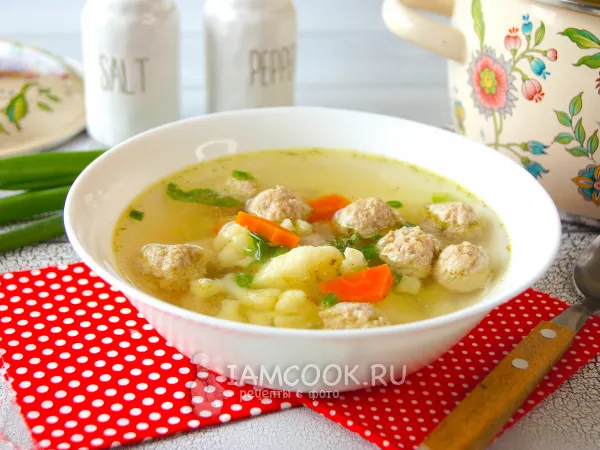Фото готового блюда: Суп с цветной капустой и фрикадельками