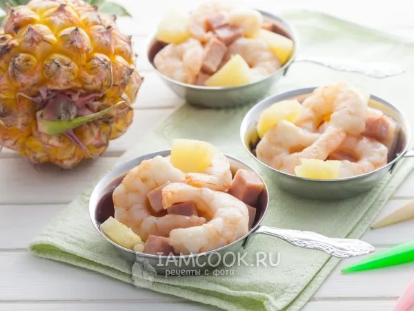 Фото блюда: Креветки с ананасами и ветчиной в духовке