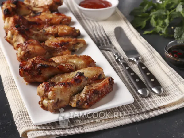 Фото готового блюда: Куриные крылышки, запечённые в соево-медовом маринаде