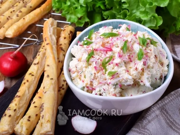 Фото блюда: Хлебные палочки из слоеного теста с творожным паштетом