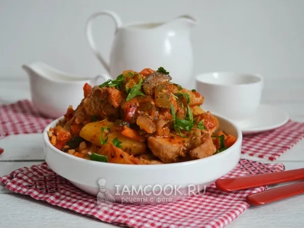 Фото готового блюда: Азу из индейки в мультиварке