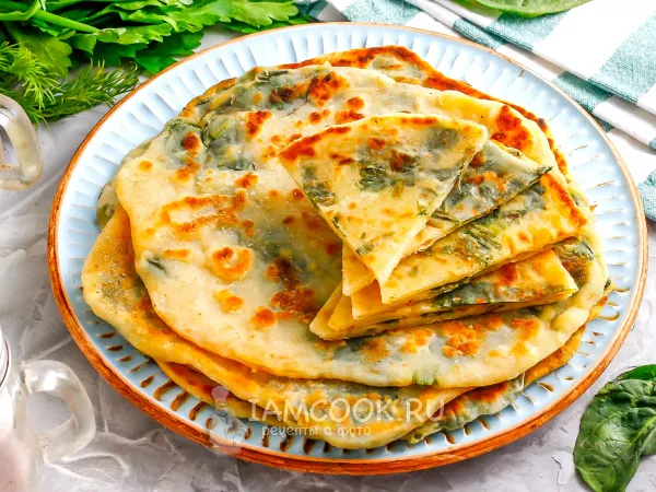 Фото блюда: Лепешки со шпинатом и сыром на сковороде