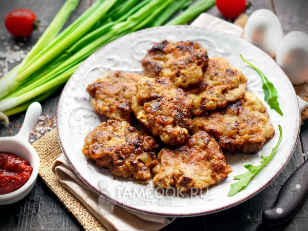 Фото готового блюда: Рубленые котлеты из свиной печени