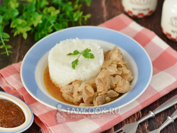 Фото блюда: Свинина с аджикой на сковороде