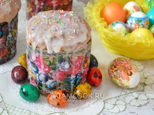 Фото готового блюда: Кулич с миндалем и лимонной цедрой