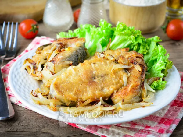 Фото блюда: Сом с луком на сковороде (жареный)