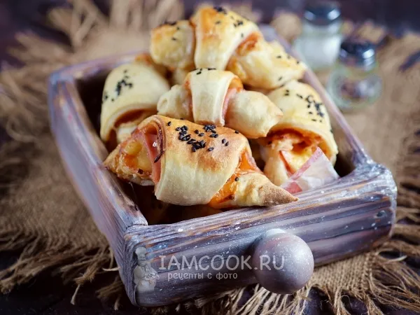Фото блюда: Круассаны с ветчиной и сыром