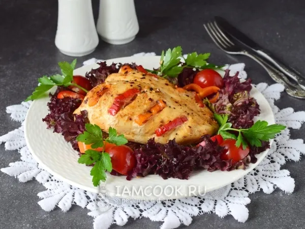 Фото готового блюда: Куриная грудка с болгарским перцем в духовке