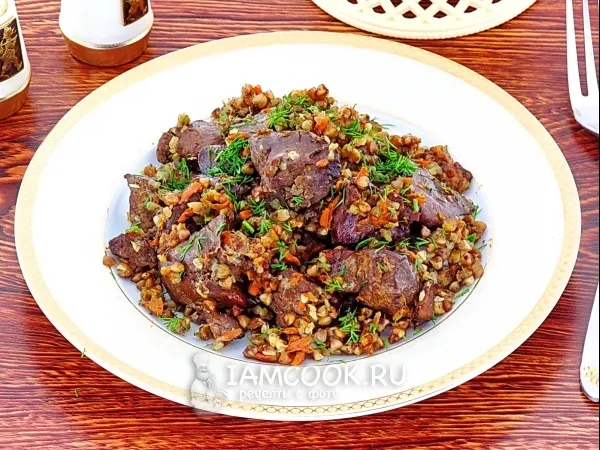 Фото готового блюда: Куриная печень с гречкой в мультиварке