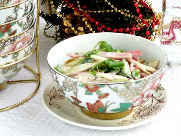 Фото готового блюда: Швейцарский новогодний салат