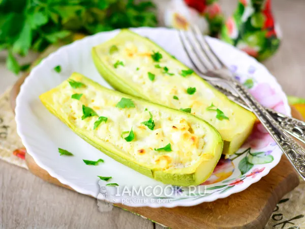 Фото блюда: Лодочки из кабачков с творогом в духовке