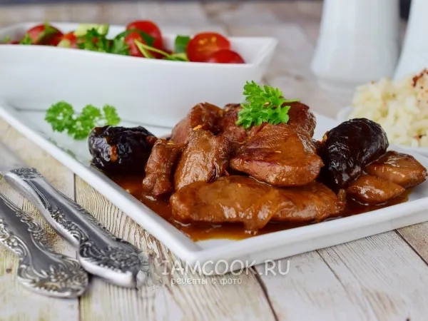 Фото блюда: Тушеная телятина с черносливом
