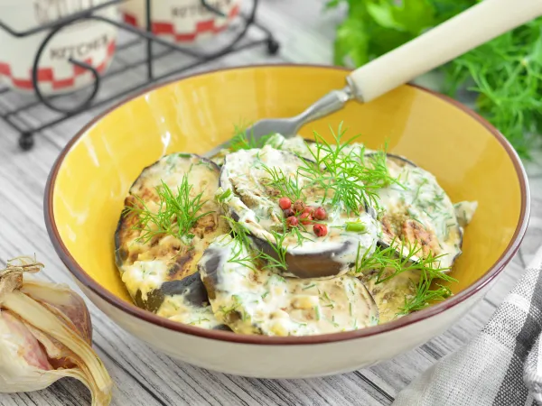 Фото блюда: Жареные баклажаны со сметаной и чесноком