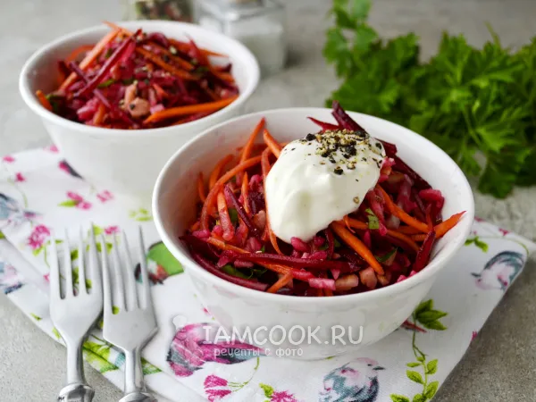 Фото блюда: Салат из сырой свеклы «Пальчики оближешь»