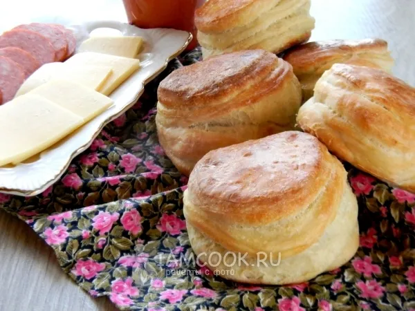 Фото готового блюда: Булочки слоеные из дрожжевого теста