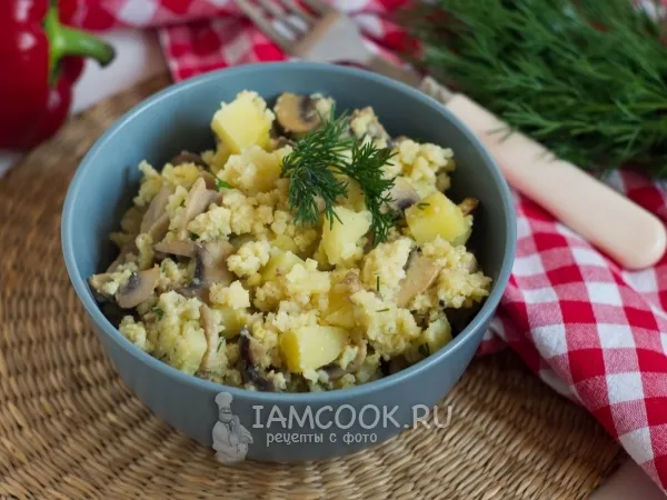 Фото готового блюда: Пшенная каша с картофелем и шампиньонами