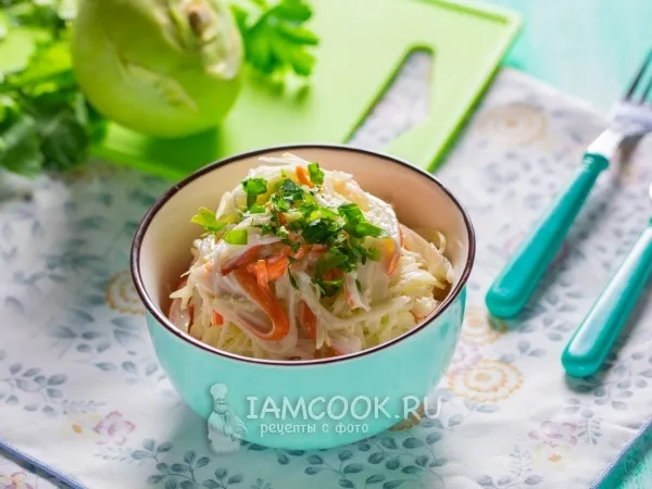 Фото блюда: Салат из кольраби и крабовых палочек