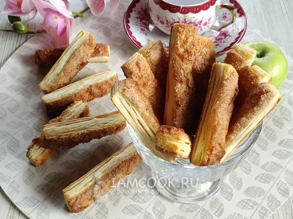 Фото готового блюда: Палочки из слоеного теста с корицей и сахаром
