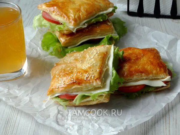 Фото готового блюда: Сэндвич из слоеного теста