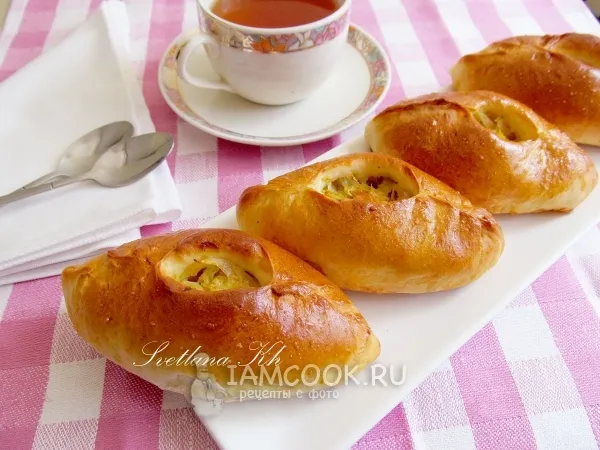 Фото готового блюда: Расстегаи с капустой