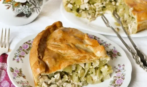 Фото блюда: Курник с курицей и картошкой