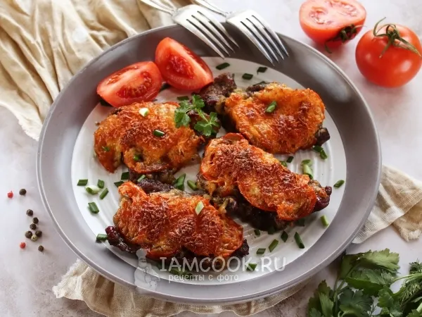 Фото готового блюда: Отбивные из говядины с помидорами в духовке